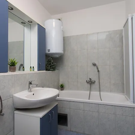Family With Private Garage Apartamento Split