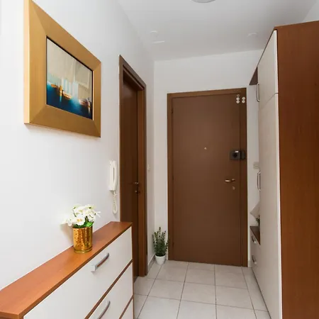 Apartamento Family With Private Garage Split