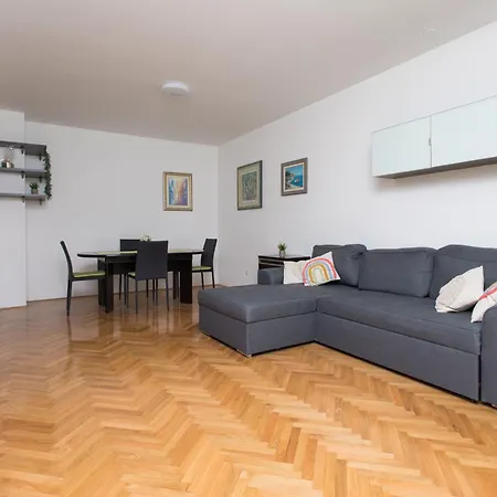 Apartamento Family With Private Garage *