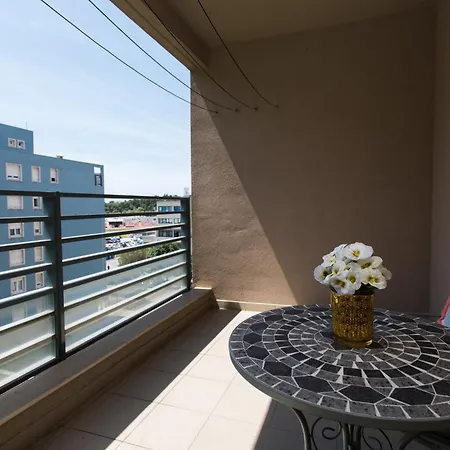 Apartamento Family With Private Garage